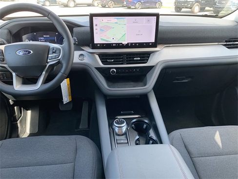 New 2025 Ford Explorer Active image 16