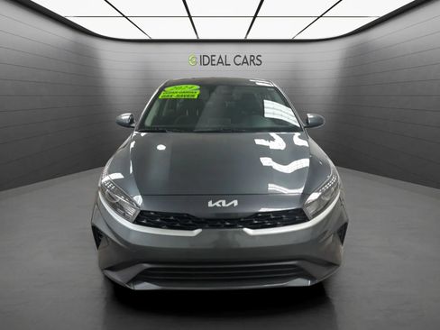 Used 2024 Kia Forte LX FWD image 2