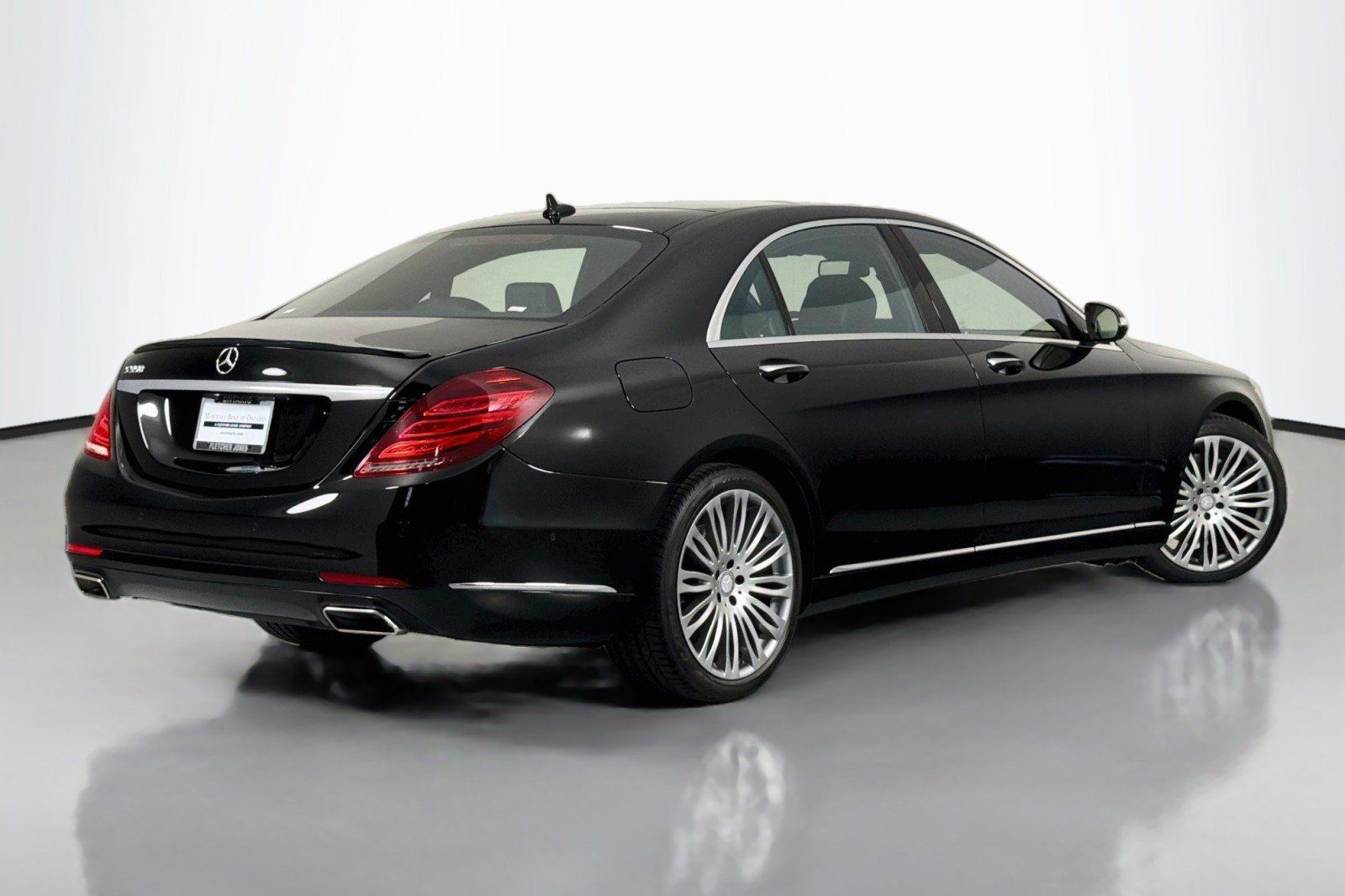 Used 2016 Mercedes-Benz S 550 Sedan image 11