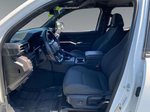 Used 2024 Toyota Tacoma SR5 image 9