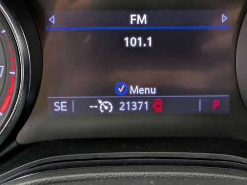 Used 2022 Buick Encore GX Essence w/ Advanced Technology Package FWD image 17