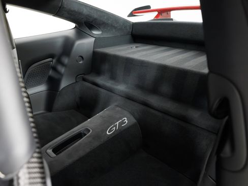 Used 2018 Porsche 911 GT3 RWD image 46