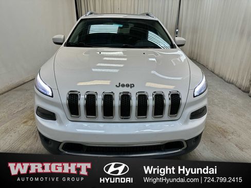 Used 2017 Jeep Cherokee Limited image 2