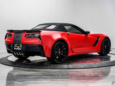 Used 2015 Chevrolet Corvette Z06 w/ 3LZ Preferred Equipment Group image 19