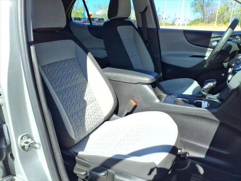 Used 2022 Chevrolet Equinox LS w/ LPO, Floor Liner Package AWD/4WD image 8