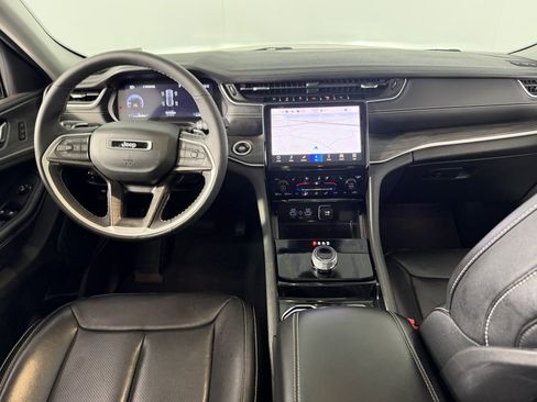 Certified 2023 Jeep Grand Cherokee Limited w/ Luxury Tech Group II image 12