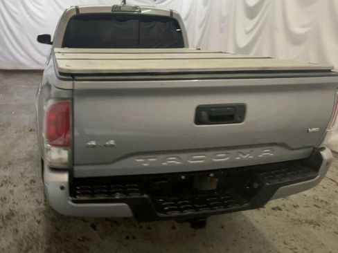 Used 2017 Toyota Tacoma Limited w/ Tow Package image 7