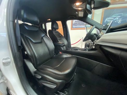 Used 2025 Jeep Compass Limited AWD/4WD image 12
