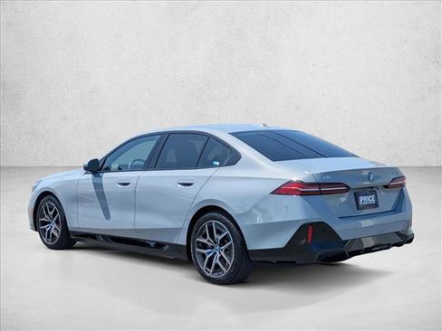 Certified 2025 BMW i5 eDrive40i w/ M Sport Package RWD image 8