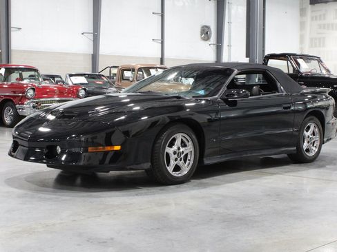 Used 1997 Pontiac Firebird Trans Am w/ Ram Air Performance Pkg RWD image 20