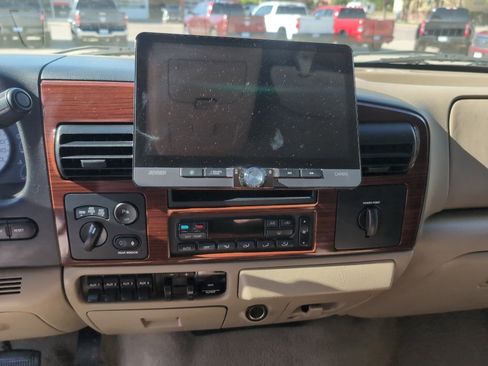Used 2005 Ford F350 Lariat AWD/4WD image 22