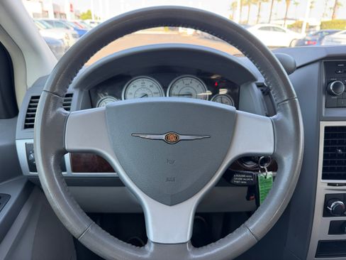 Used 2010 Chrysler Town & Country Touring FWD image 10