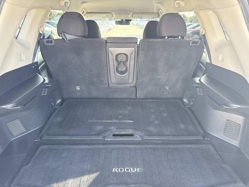 Certified 2019 Nissan Rogue SV image 12