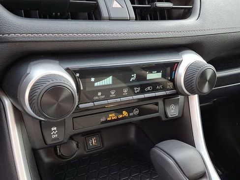 Used 2023 Toyota RAV4 LE image 17