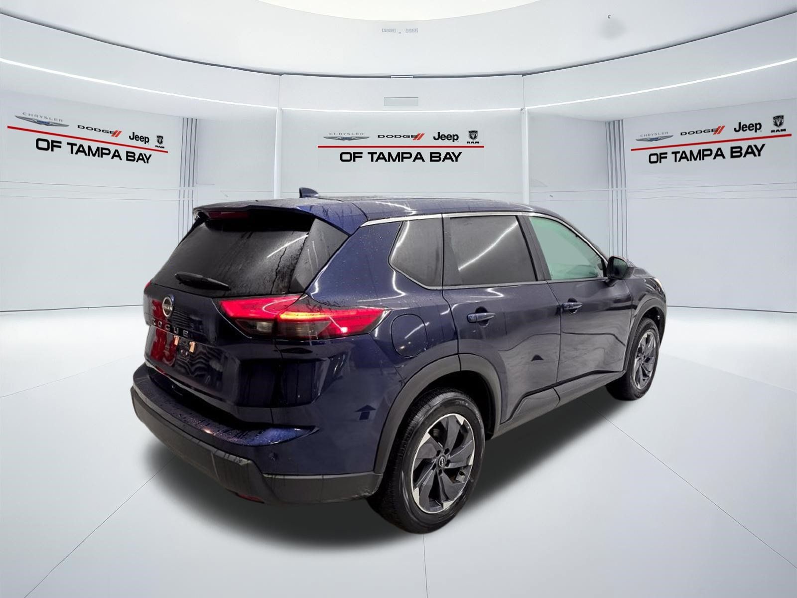 Used 2025 Nissan Rogue SV FWD image 6