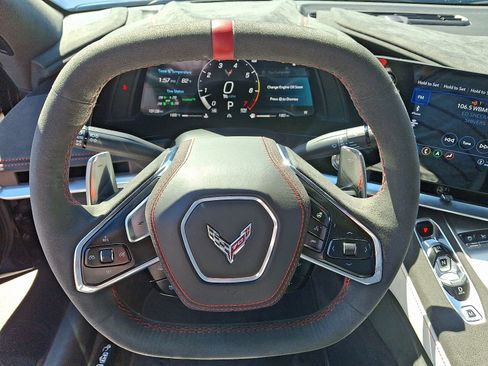 Used 2023 Chevrolet Corvette Stingray Premium Conv w/ Z51 Performance Package image 19