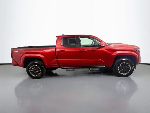 Used 2025 Toyota Tacoma TRD Sport AWD/4WD image 8