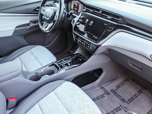 Used 2022 Chevrolet Bolt EUV Premier w/ Launch Edition image 17