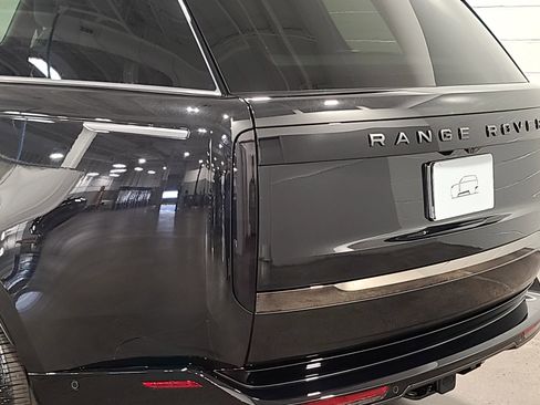 New 2026 Land Rover Range Rover SV image 17