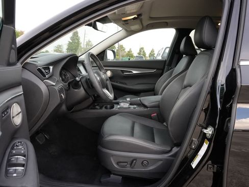 Used 2023 INFINITI QX50 Luxe FWD image 16