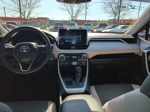 Used 2024 Toyota RAV4 XLE image 12