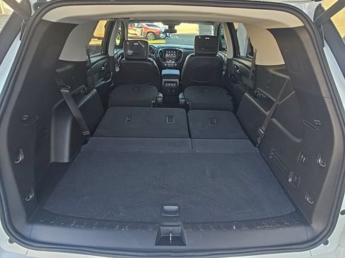 Used 2020 Chevrolet Traverse High Country FWD image 35