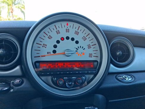 Used 2014 MINI Cooper Base image 24