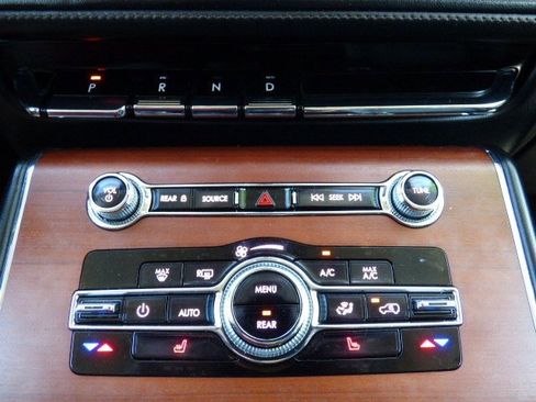 Used 2022 Lincoln Aviator Reserve image 17