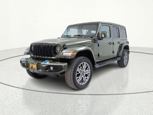 Used 2024 Jeep Wrangler High Altitude AWD/4WD image 3