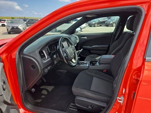 Used 2022 Dodge Charger SXT w/ Blacktop Package RWD image 11