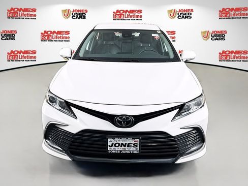 Used 2024 Toyota Camry LE w/ Convenience Package FWD image 10