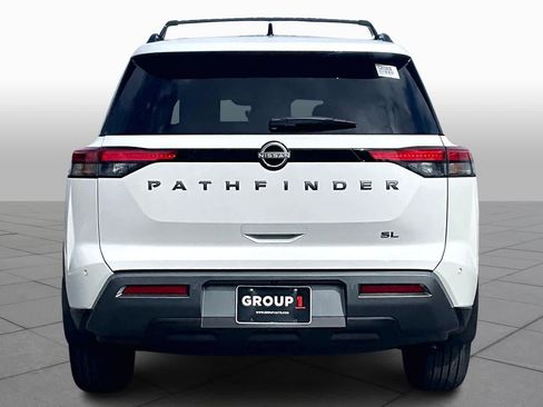 New 2026 Nissan Pathfinder SL image 4