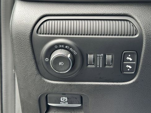 Used 2024 Jeep Wagoneer Series II w/ Flexible Seating Group image 16