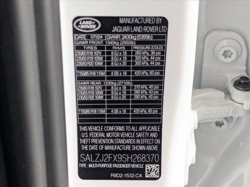 Used 2025 Land Rover Range Rover Evoque S image 27