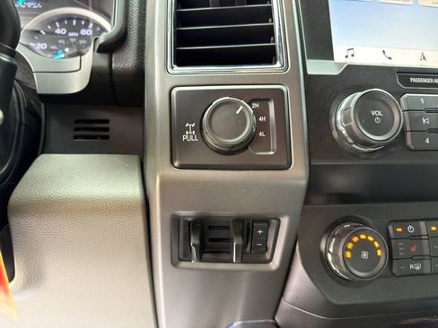 Used 2019 Ford F250 XLT w/ XLT Premium Package AWD/4WD image 30