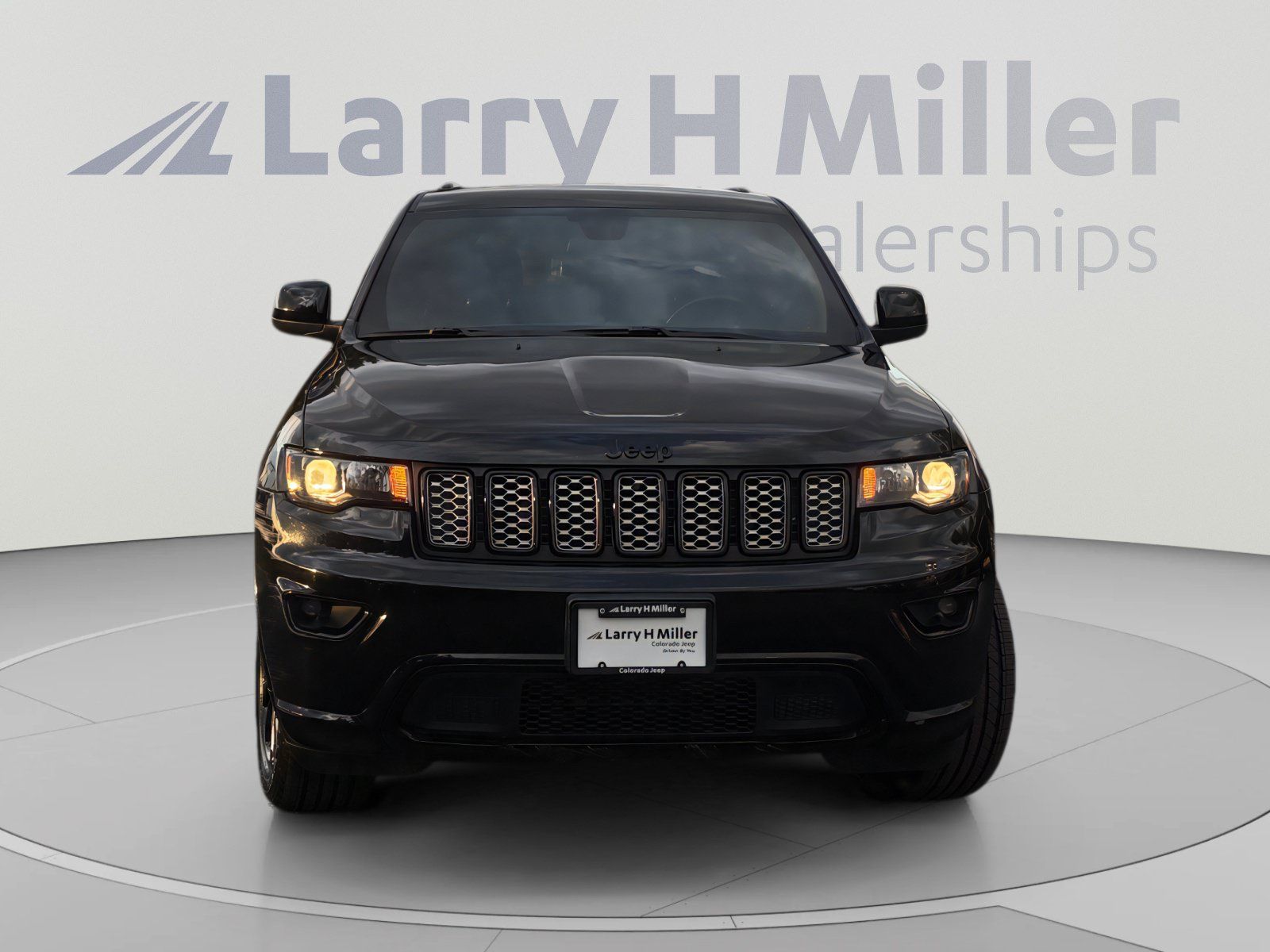 Used 2021 Jeep Grand Cherokee Laredo X AWD/4WD image 8