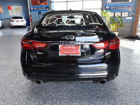 Used 2018 INFINITI Q50 Luxe w/ Essential Package (3.0T Luxe) AWD/4WD image 5