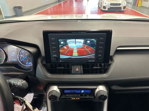 Used 2021 Toyota RAV4 LE image 23