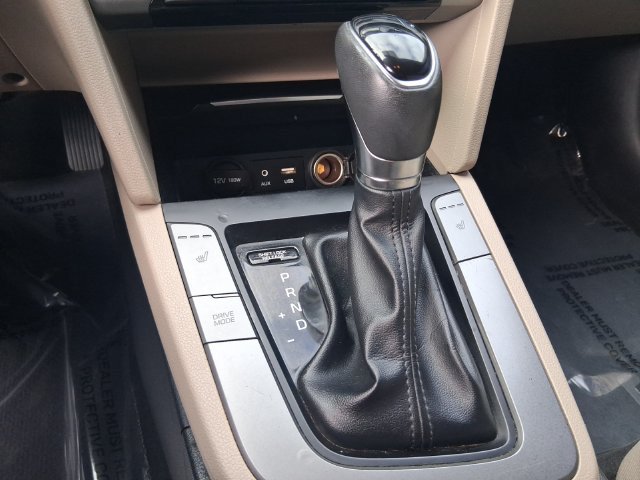 Used 2017 Hyundai Elantra Value Edition FWD image 21