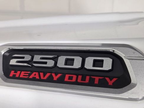 Used 2026 RAM 2500 Laramie AWD/4WD image 9