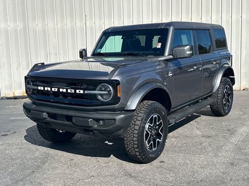 Used 2022 Ford Bronco Outer Banks image 2