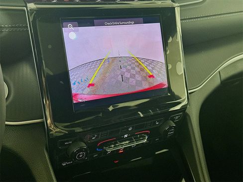 New 2025 Jeep Grand Cherokee Altitude image 15