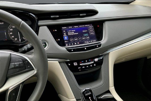 Used 2021 Cadillac XT5 Premium Luxury FWD image 11