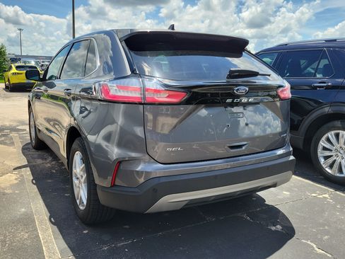 Used 2024 Ford Edge SEL w/ Convenience Package AWD/4WD image 4