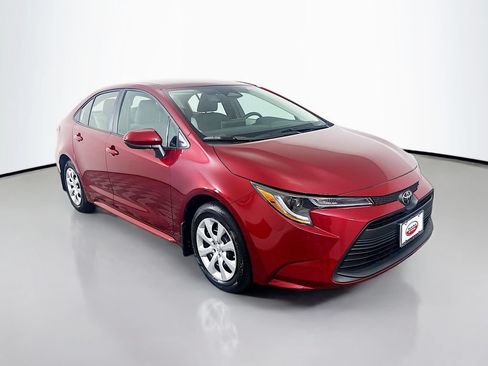Used 2026 Toyota Corolla LE FWD image 3