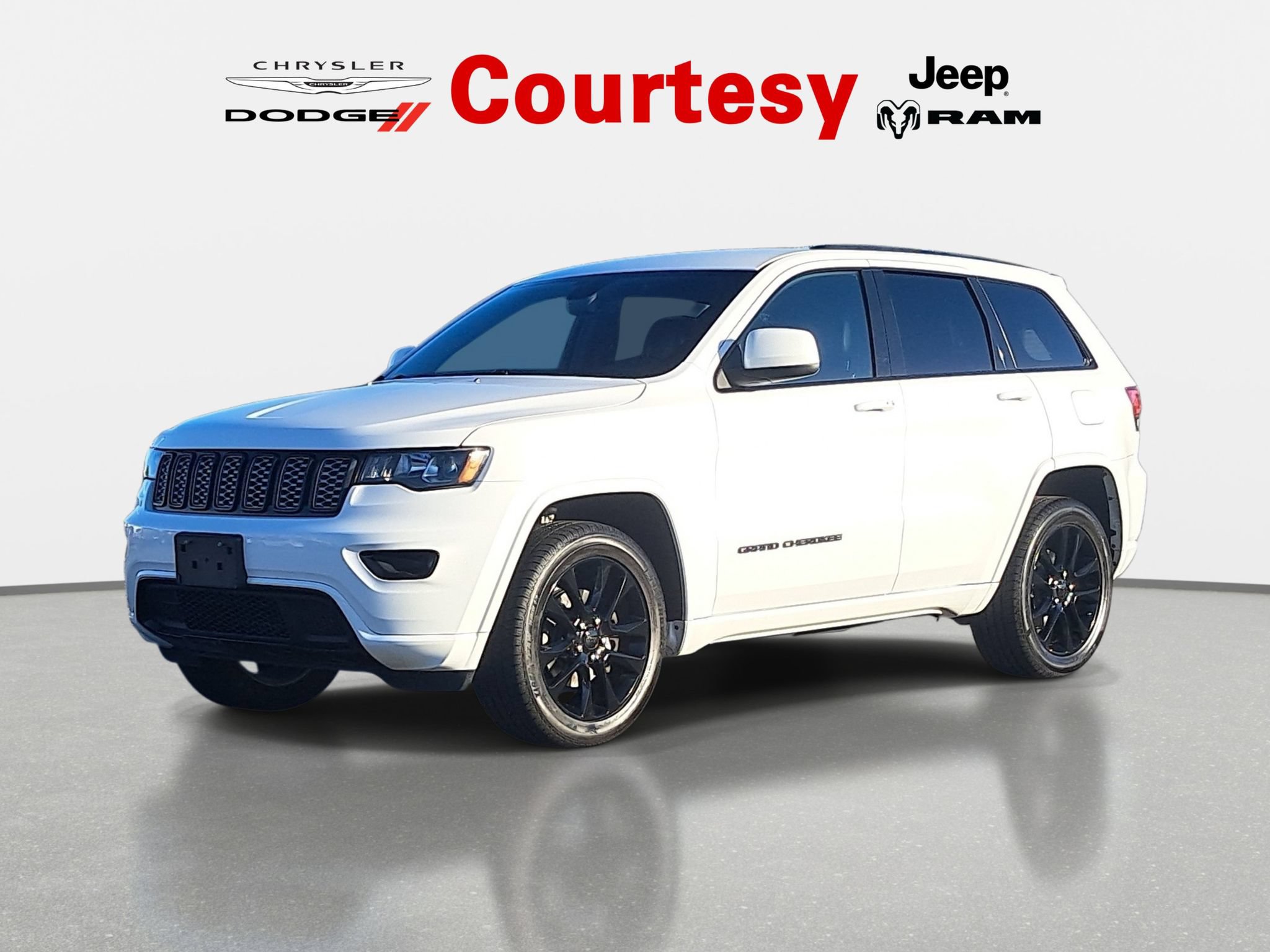 Used 2020 Jeep Grand Cherokee Altitude AWD/4WD image 8