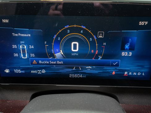 Used 2024 Chevrolet Traverse Z71 image 25