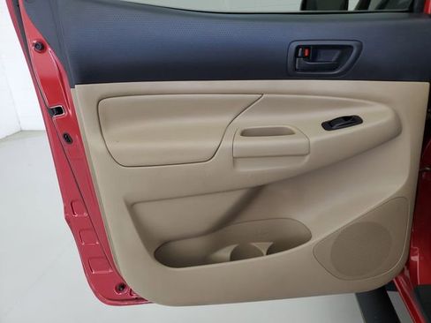 Used 2013 Toyota Tacoma PreRunner w/ SR5 Pkg image 13