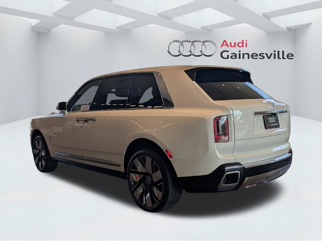 Used 2025 Rolls-Royce Cullinan AWD/4WD image 17