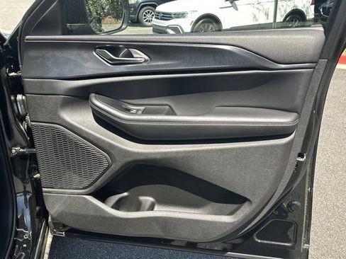 New 2025 Jeep Grand Cherokee L Laredo image 16